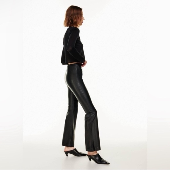 NWOT Wilfred Aritzia Roma Pant Flare Leg Vegan Leather Black Women’s Size 4 - Picture 3 of 9